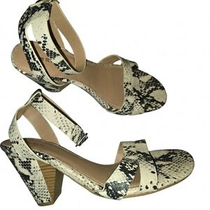 Size 11 Torrid Snakeprint  Cone Heel Shoes Sandals Heels Womens